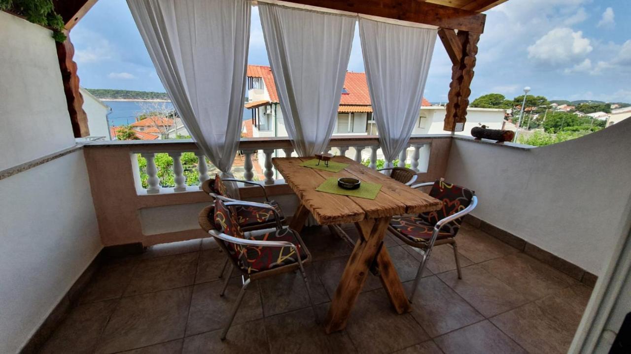 Apartments Balen Barbat na Rabu Екстер'єр фото